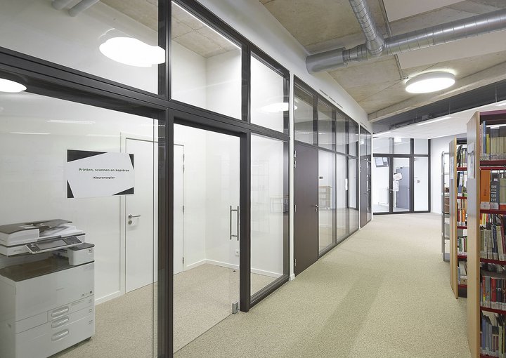 KAREL DE GROTE HOGESCHOOL JB Systeemwanden