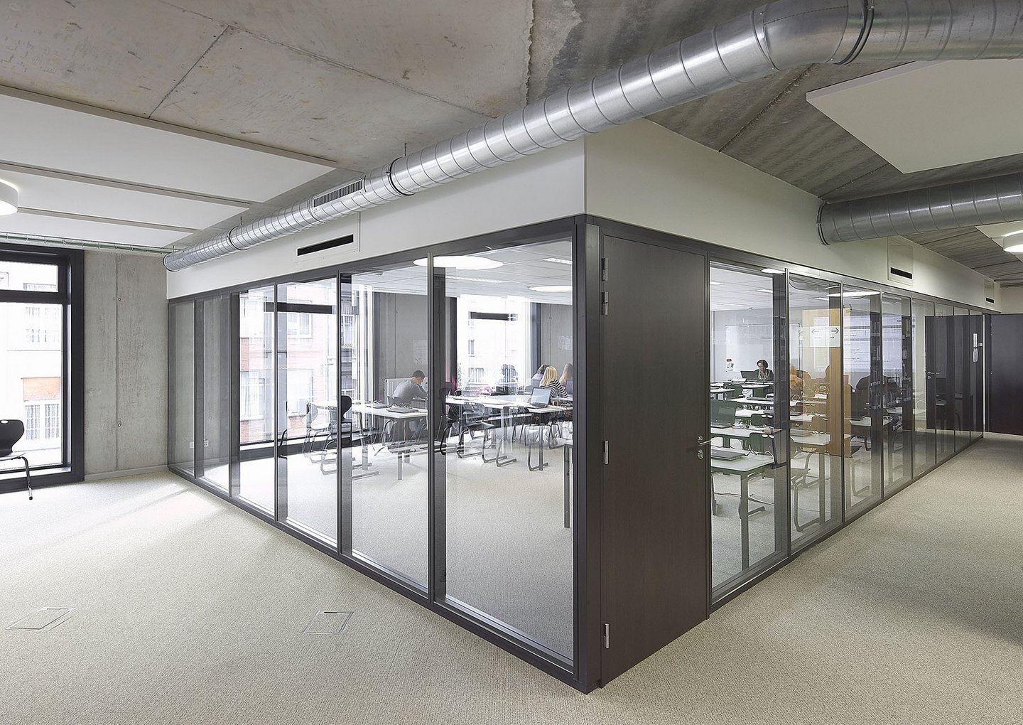 KAREL DE GROTE HOGESCHOOL JB Systeemwanden