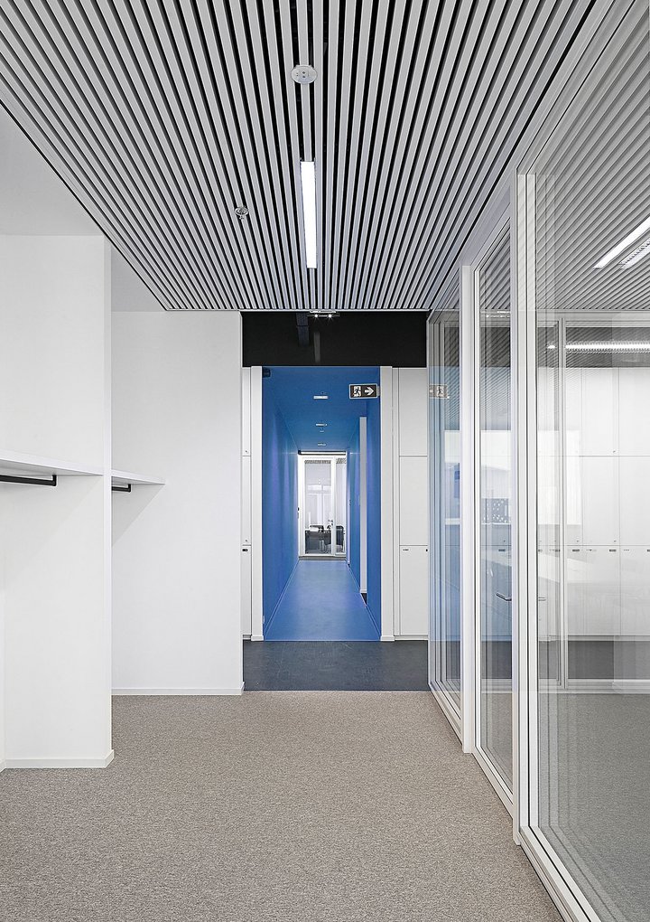 dubbele glazen wand in Barco One Campus Kortijk