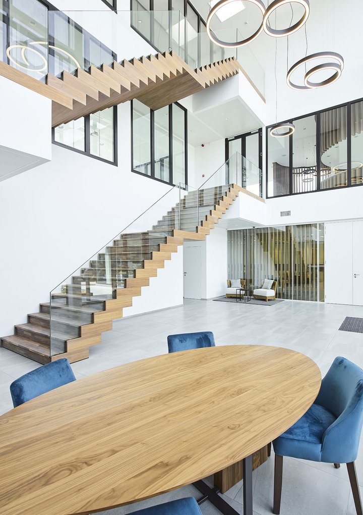 Comparimenteer met glas in jouw kantoor