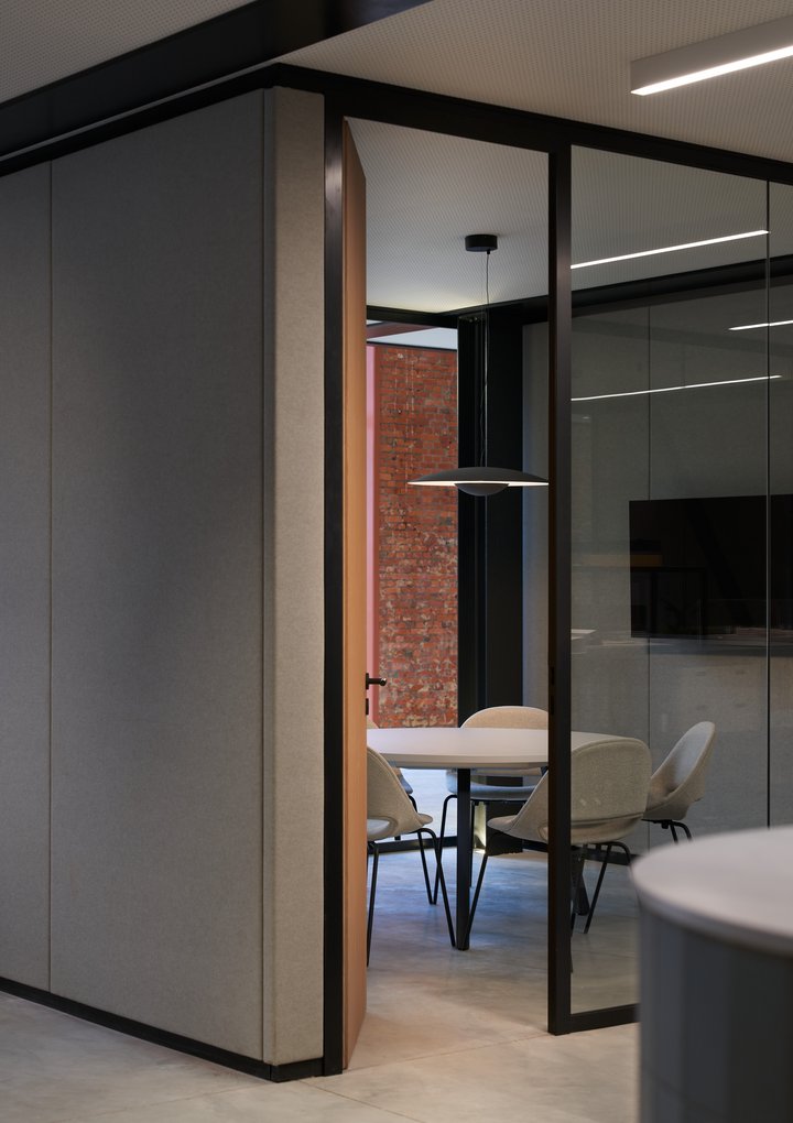 JB 2000 QUIET rondom rond gestoffeerd en met geïntegreerde ventilatiekanalen