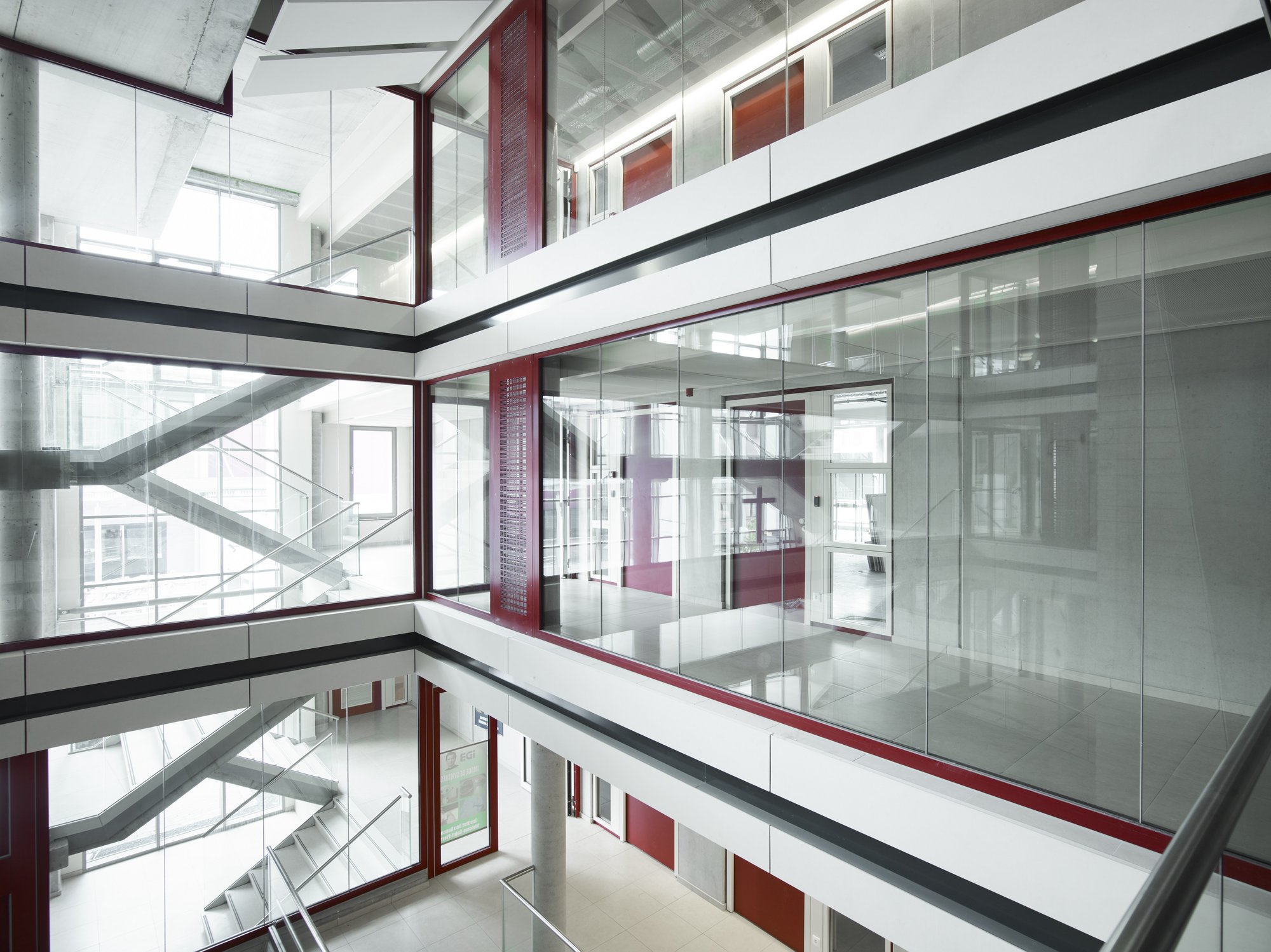 DON BOSCO systeemwanden in een schoolomgeving
